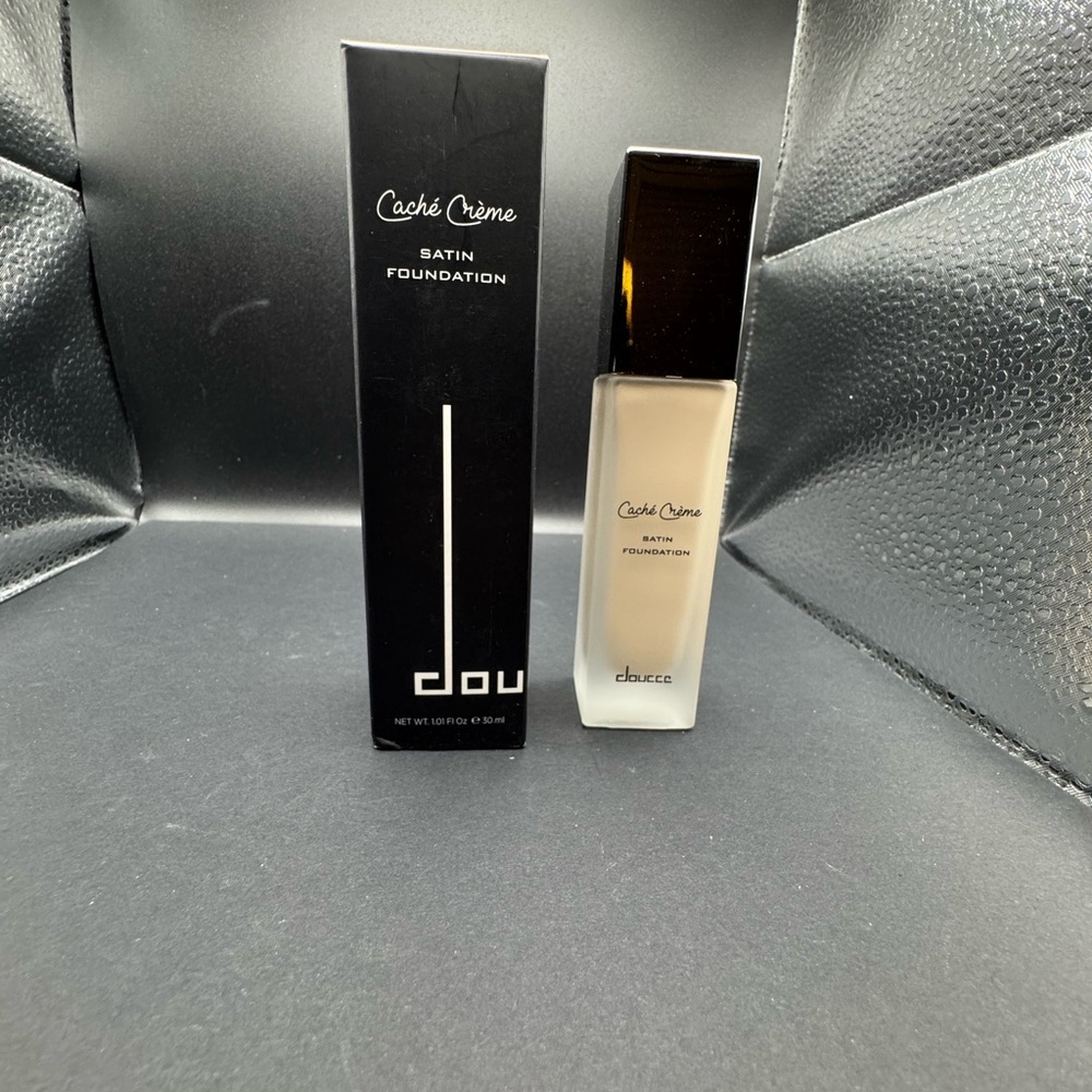 NIB Doucce Cream Foundation- Shade NL1 - Picture 6 of 10
